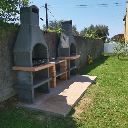 Villa Flora Affittacamere Luni Buitenkant foto