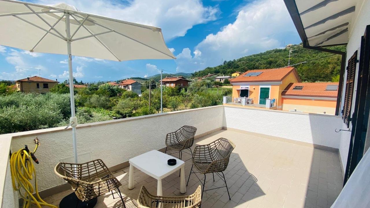Villa Flora Affittacamere Luni Buitenkant foto