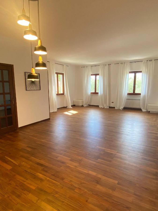 Villa Flora Affittacamere Luni Buitenkant foto