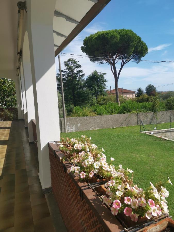 Villa Flora Affittacamere Luni Buitenkant foto