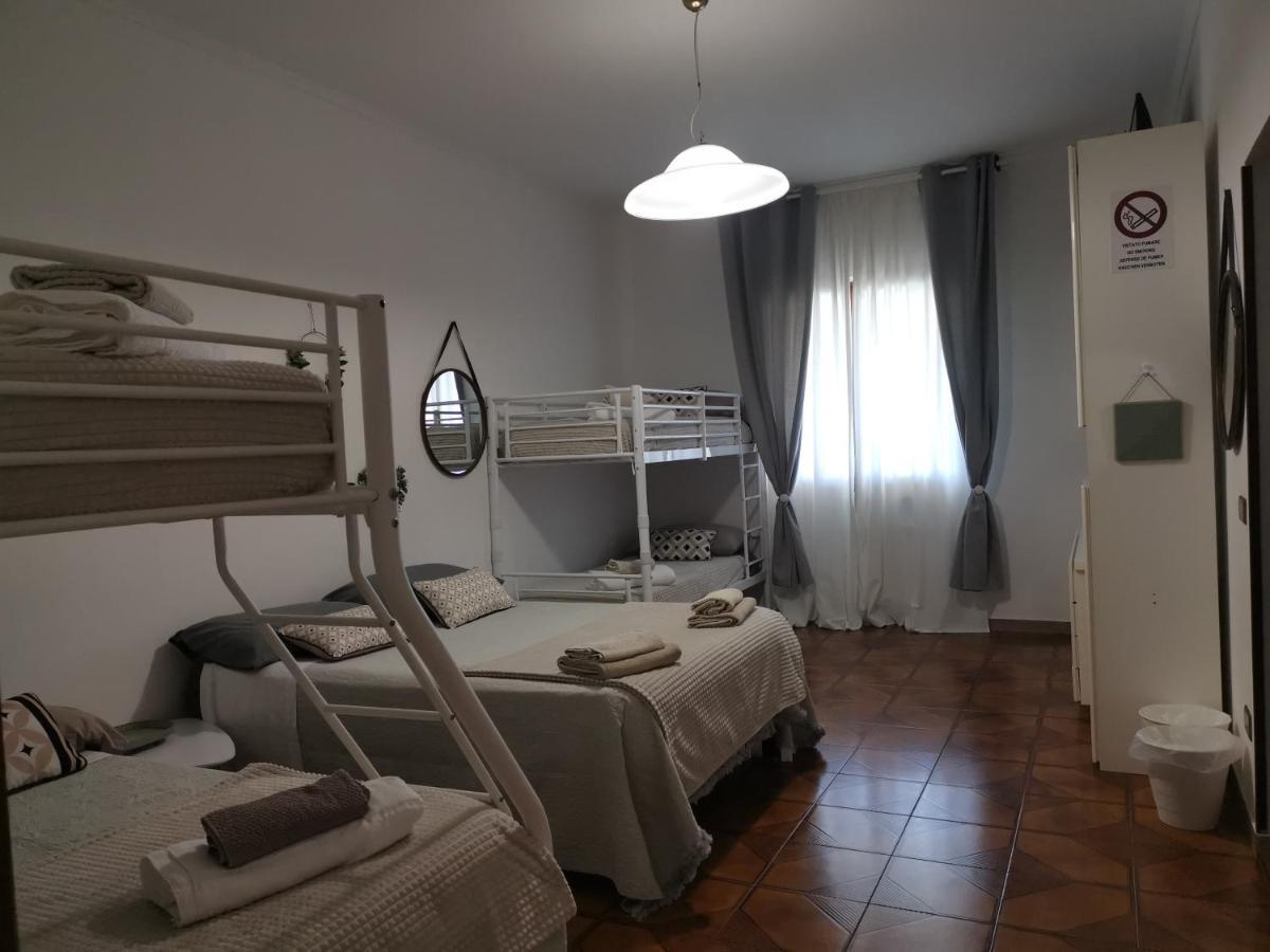 Villa Flora Affittacamere Luni Buitenkant foto
