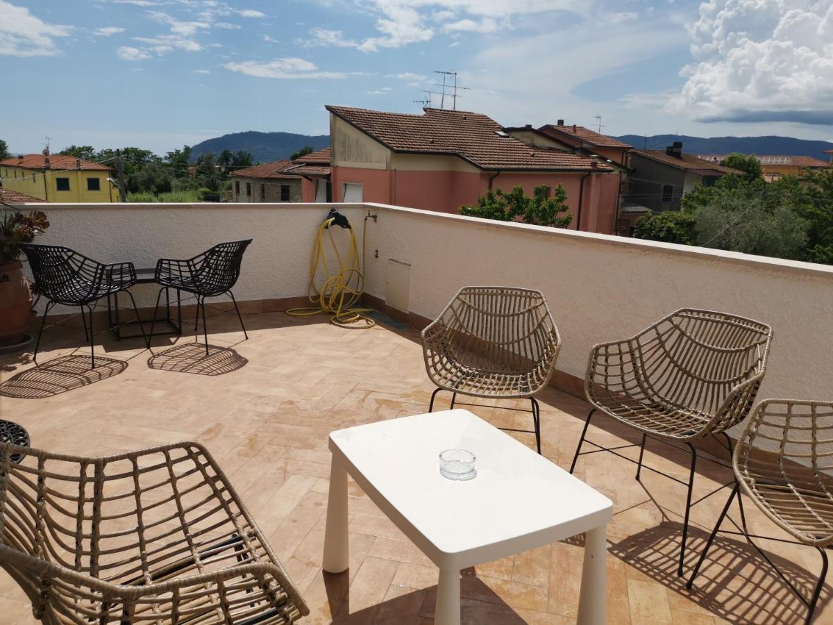 Villa Flora Affittacamere Luni Buitenkant foto